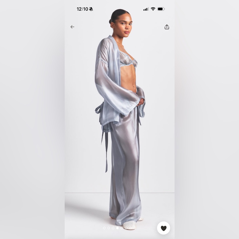 SKIMS Silver Women's Robe Set - Picture 3 of 4